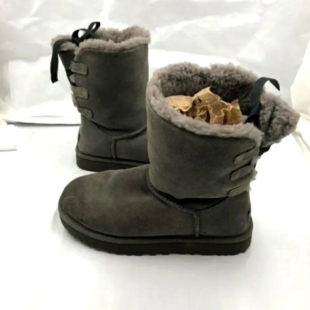 Ugg Gray Short Bailey Bow Boots - Size 6 Women's